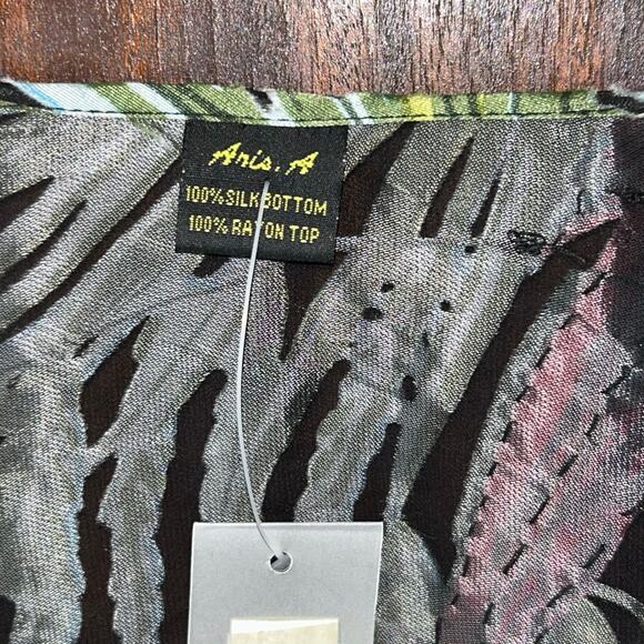 Aris A women Silk Velvet Burnout Floral Tropical Print beaded cardigan one size - Picture 3 of 12